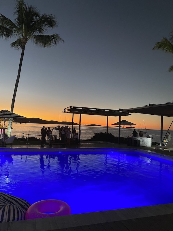 airlie beach - sunset at the coral sea resort