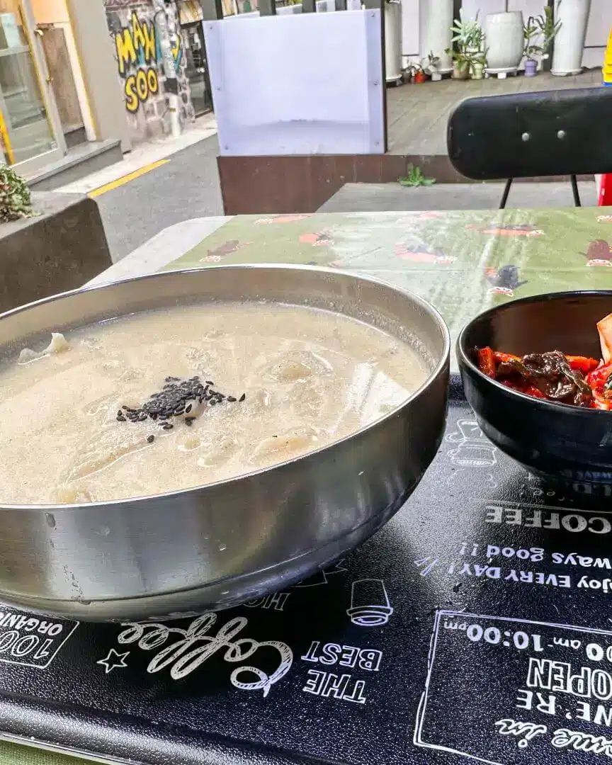 seoul travel guide: -hand-cut-knife-noodles