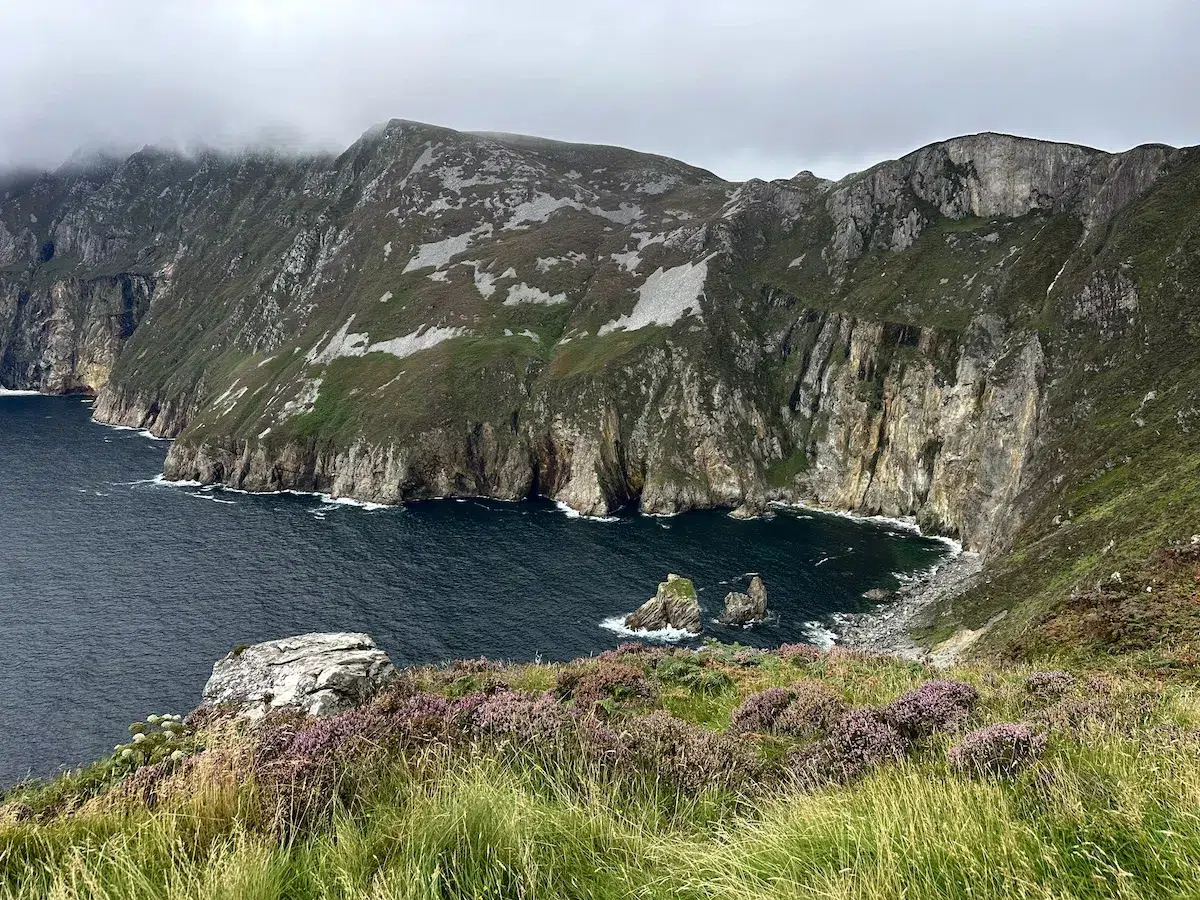 ireland road trip in slieve league with discovercars.com